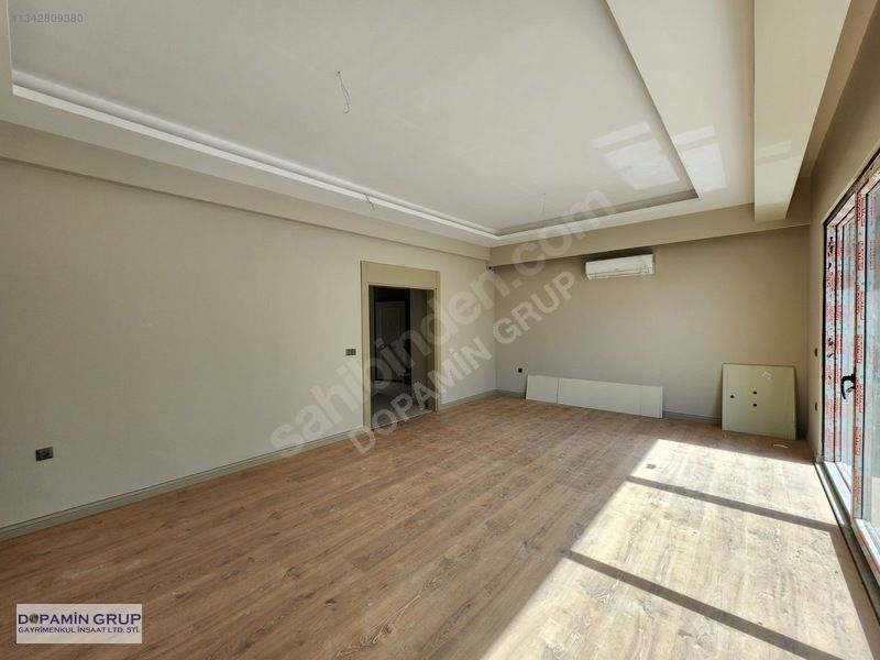 Balkan'da Havuzlu Sitede 4+1 Satılık Villa — fotoğraf 3