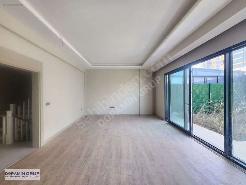 Balkan'da Havuzlu Sitede 4+1 Satılık Villa — fotoğraf 4