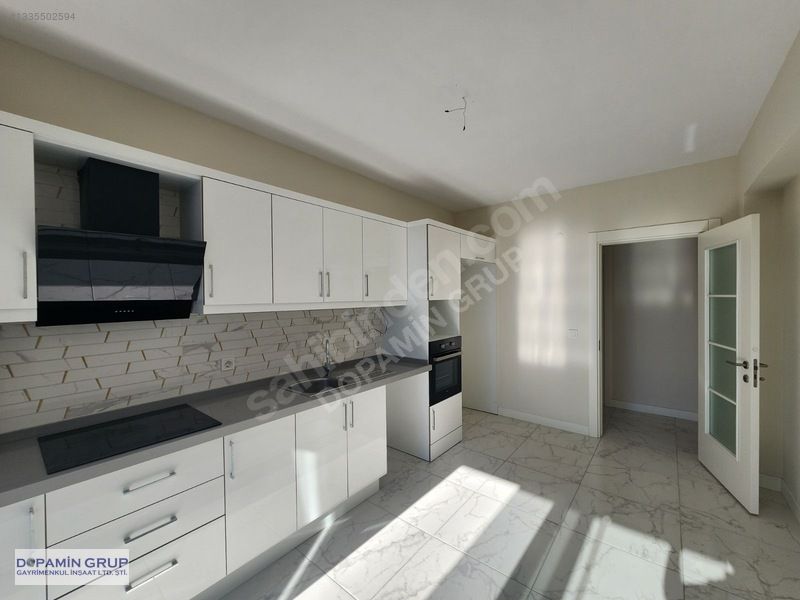 Balkan'da Havuzlu Sitede Bulvar Cepheli 3+1 Daire — fotoğraf 6