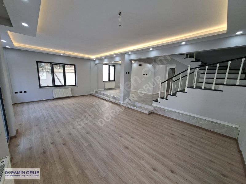 Akpınar'da 377 m² Arsa Paylı 6+2 Müstakil Villa — fotoğraf 7