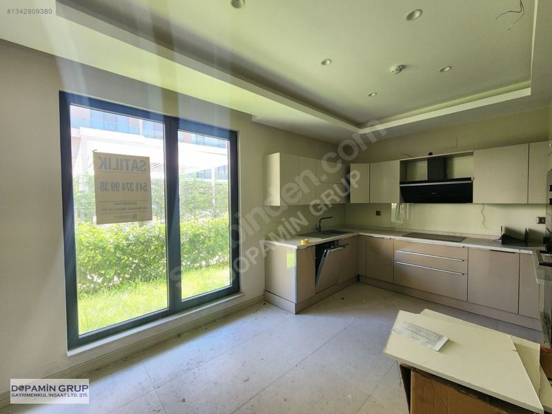 Balkan'da Havuzlu Sitede 4+1 Satılık Villa — fotoğraf 8