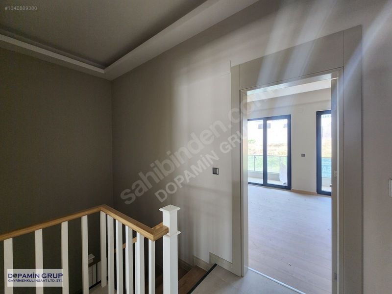 Balkan'da Havuzlu Sitede 4+1 Satılık Villa — fotoğraf 12
