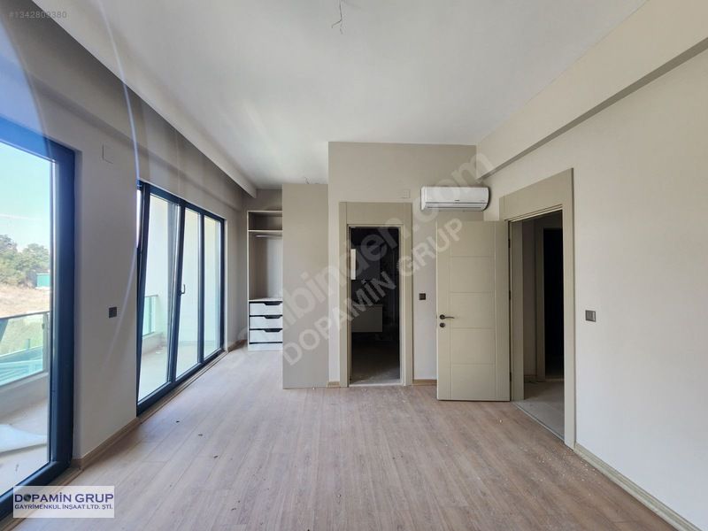 Balkan'da Havuzlu Sitede 4+1 Satılık Villa — fotoğraf 14